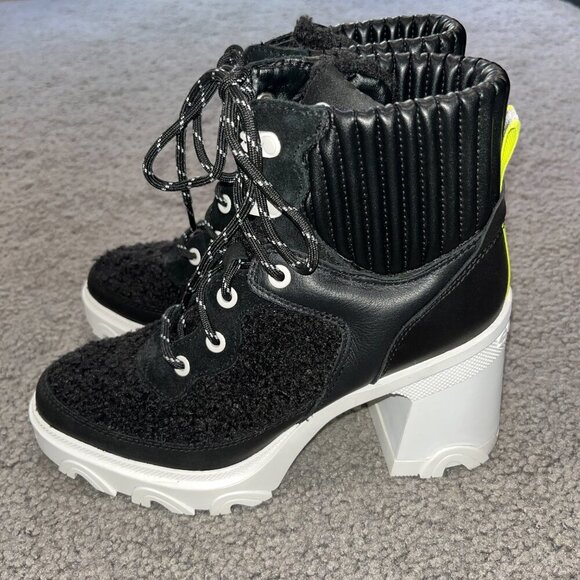 SOREL BREX HEEL COZY LACE-UP BOOTIE - FAUX SHEARLING  BLACK & WHITE EUC SIZE 7.5 - Picture 4 of 15